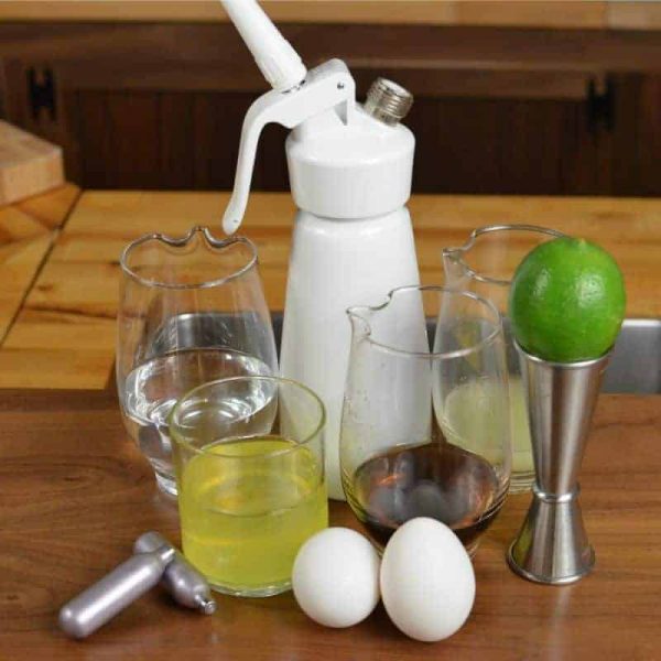 How to Use Cocktail Foams in Your Drinks