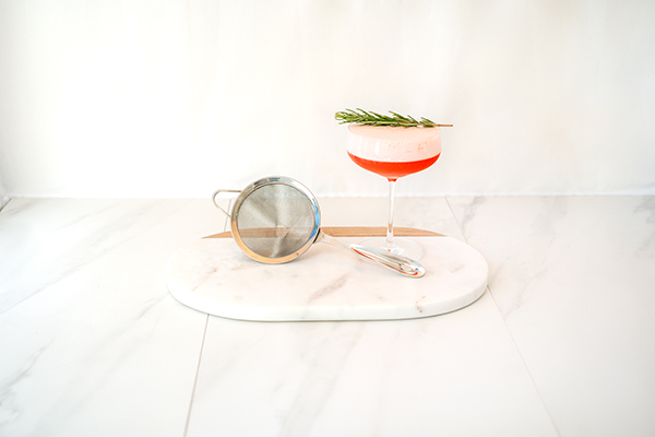 Stainless mesh strainer for straining out cocktail pulp